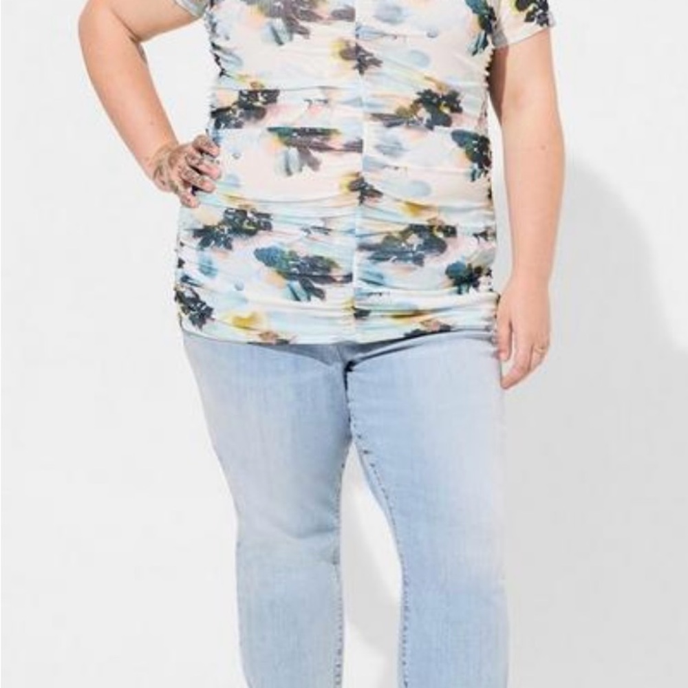 Torrid Stretch Mesh Crew Neck Ruched
Top - Picture 3 of 3